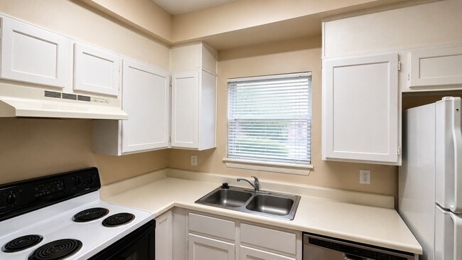 Photo - 3100 Walnut Bend Ln Unit 319