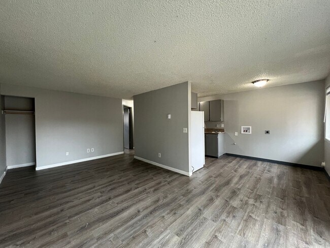 Photo - Surrey Square Apartments