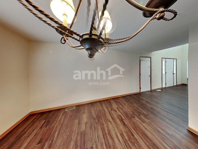 Photo - 902 Thorn Creek Dr