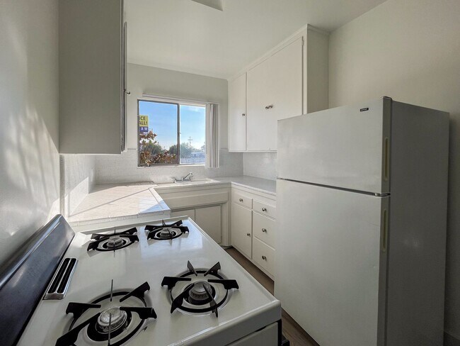 Photo - 5919-5925 Crenshaw Blvd