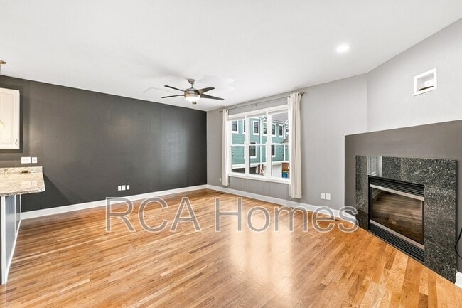 Photo - 232 E Saint Joseph St