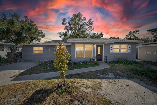 Building Photo - 5230 45th Ave N