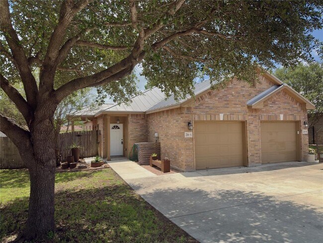 Photo - 216 Anne Louise Dr