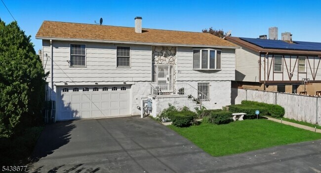 Photo - 87 Merseles St