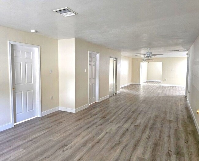 Photo - 3 Bedroom 2 Bath 1 Car Garage Home in St. Pete!!