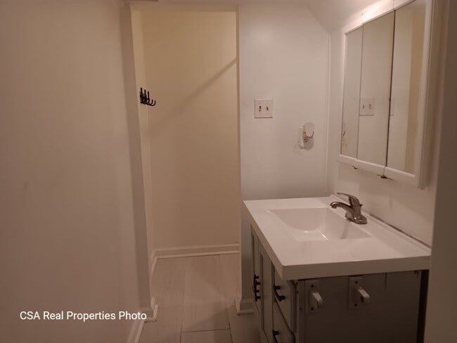 Photo - 1606 Bussell Pl