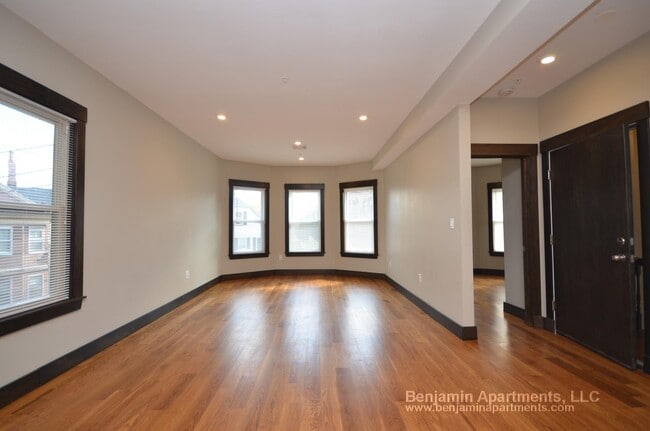 Building Photo - 46 Creighton St Unit 3