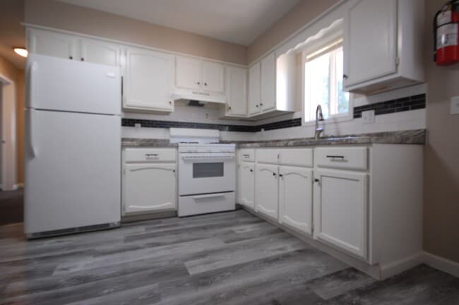 Photo - 1624-1628 W Lincoln St Unit 1624