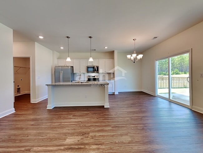 Photo - 314 Azore Way