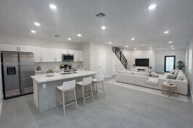 Photo - 1123 NW 25th St