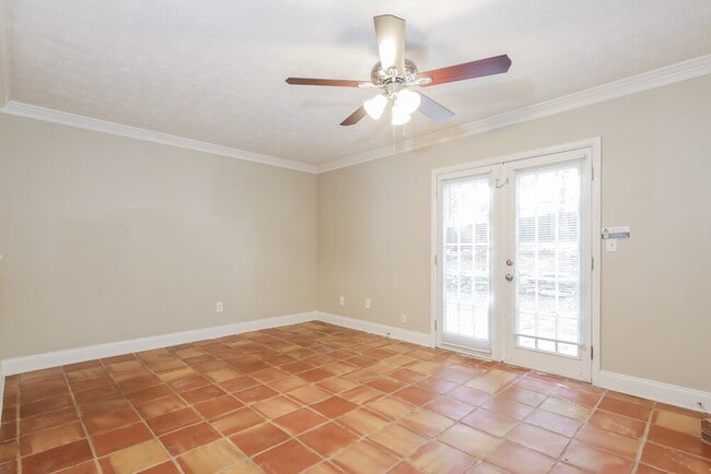 Photo - 1994 Banks Way