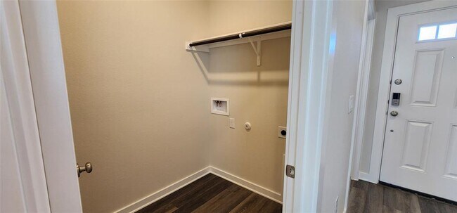 Photo - 2228 Delano Dr