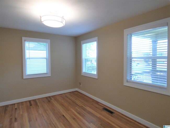 Photo - 725 9th Ave S