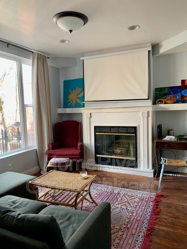 Building Photo - 1426 N Avers Ave Rental