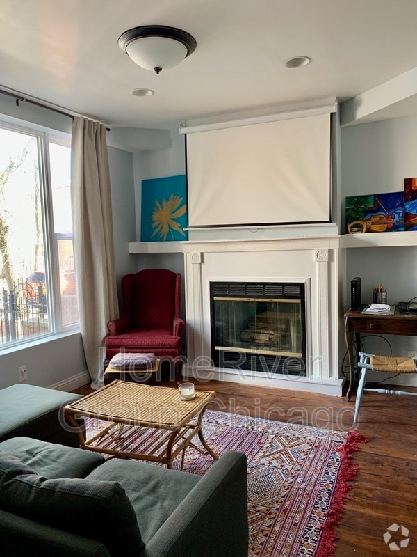Building Photo - 1426 N Avers Ave Rental