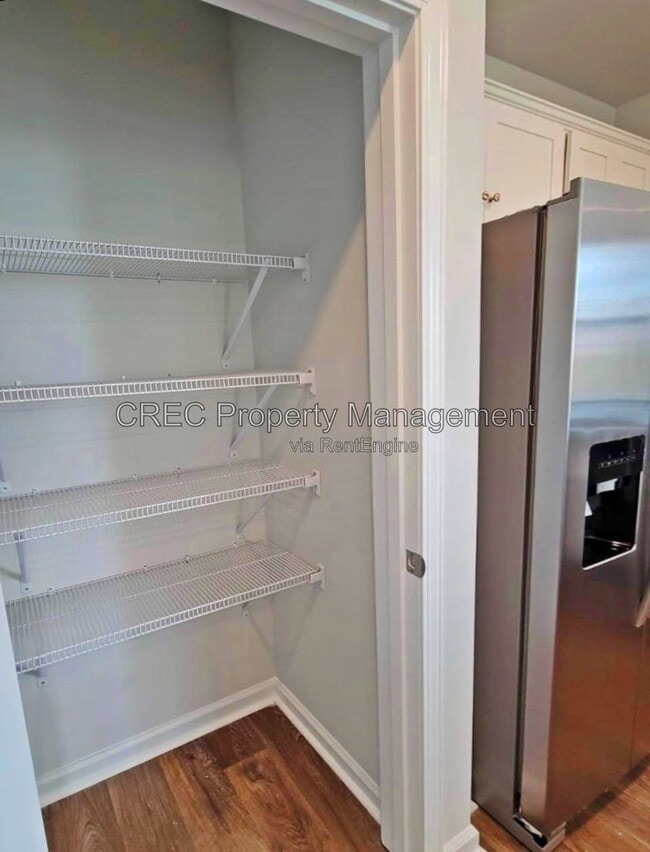 Photo - 817 Lilyford Ln