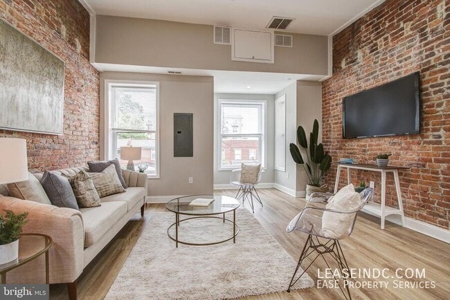 Photo - 1626 Monroe St NW Unit #2