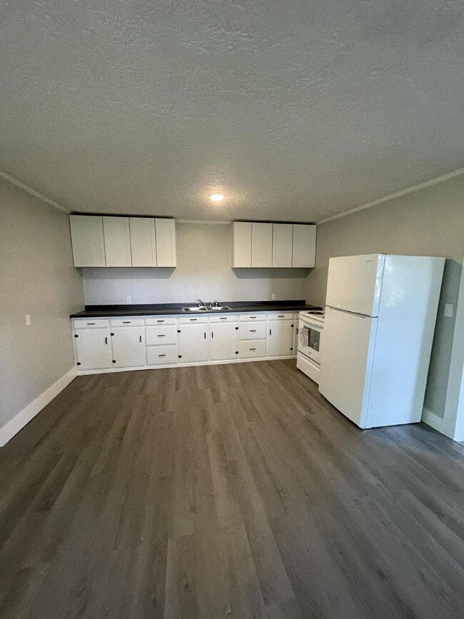 Photo - 112 Elm St Unidad A
