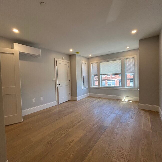 Photo - 415 Market St
