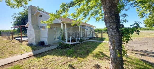 Photo - 2 bedroom, 2 bath house, plus a bonus room, located in the country.