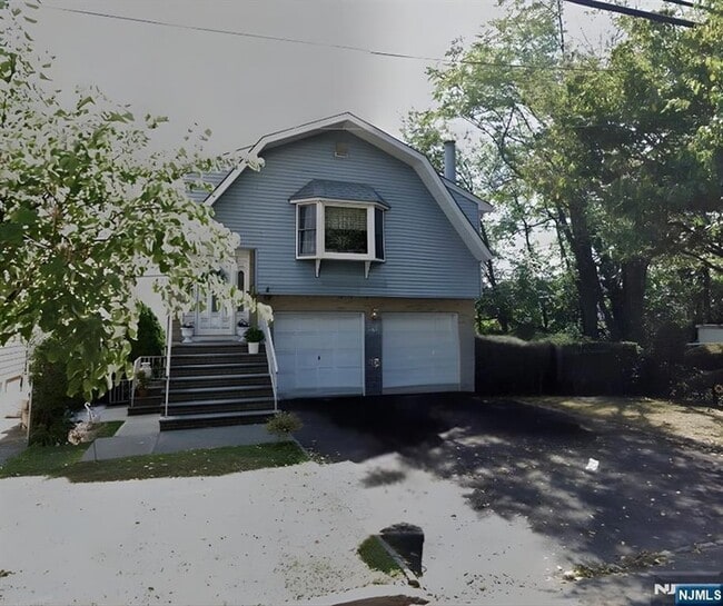 Building Photo - 402 Farnham Ave