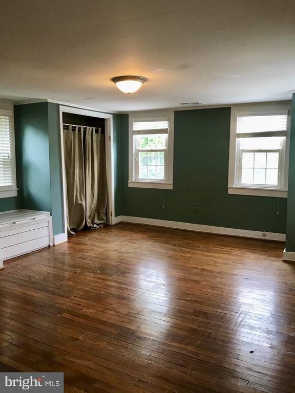 Photo - 216 Wirt St NW