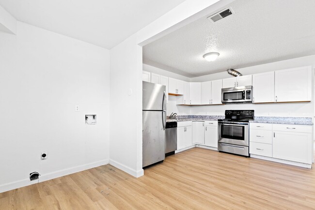 Photo - 1328 S Coffman St Unit 1