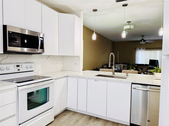 Photo - 16213 Emerald Cove Rd