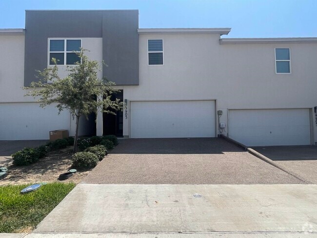Building Photo - 9905 Kaspar Dr Unit 9905 Rental
