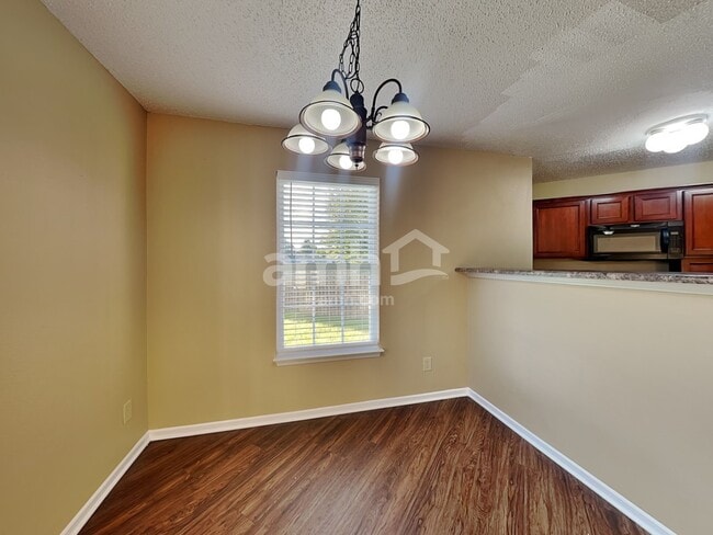 Photo - 15204 Clear St