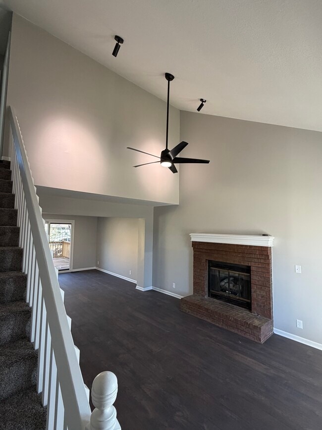 Photo - 11631 Garnett St