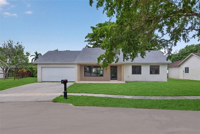 8668 SW 50th St