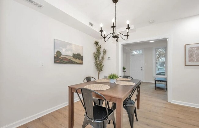 Photo - 206 Dill Ave