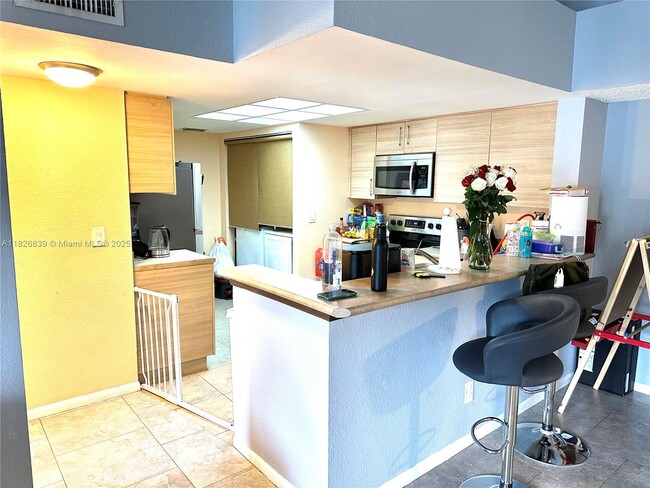 Photo - 9244 W Atlantic Blvd Unidad 1234 Rental