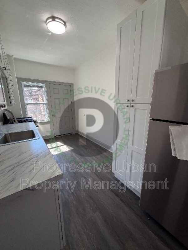 Photo - 2002 Chesterland Ave