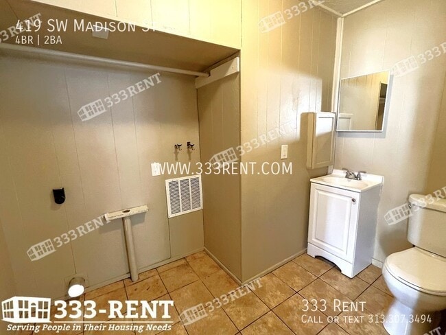 Photo - 419 SW Madison St