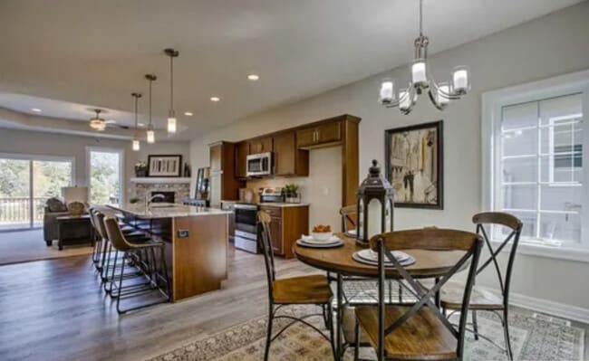 Photo - 16070 Hadan Dr