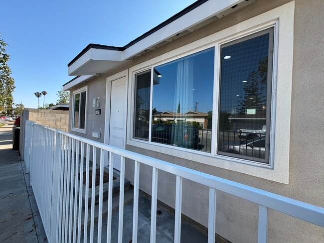 Photo - 1056 N Lincoln St
