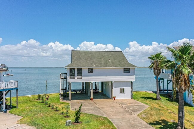 Photo - 1122 Makatea St