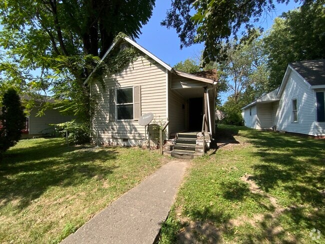 Building Photo - 1021 Grove St Rental