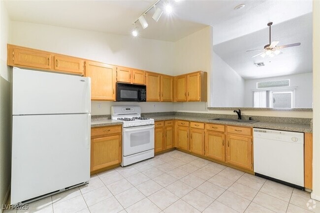 Building Photo - 3353 Kylemore St Rental