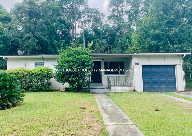 Photo - Huge 4 Bedroom Home With Sunroom And Garage