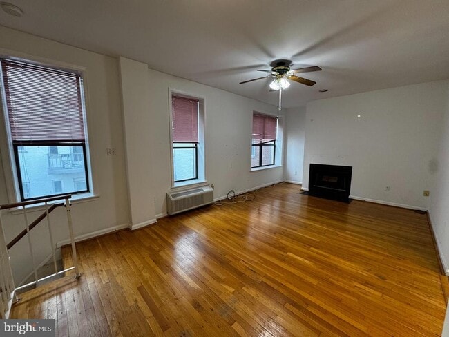 Photo - 2145 California St NW Unit 309