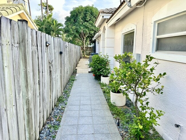 Photo - 702 Via Toscana Via