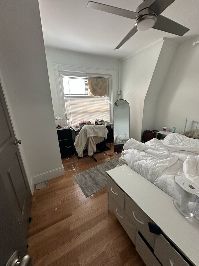 Photo - 81-81 Saint Stephen St