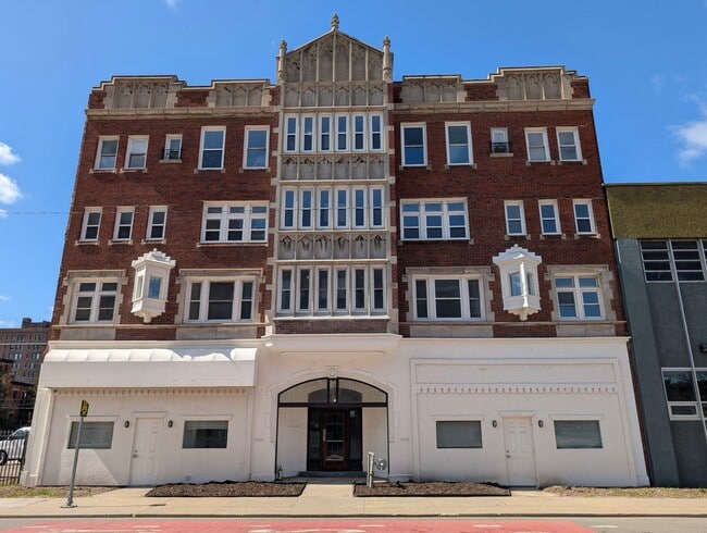 Building Photo - Stunning One Bedroom and Studio Apartments... Unit 101