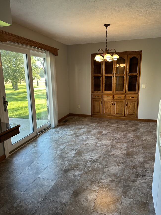 Photo - 7772 Huwer Rd