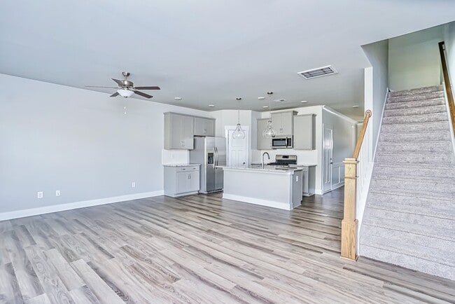 Photo - 207 Broad Banyan Ct