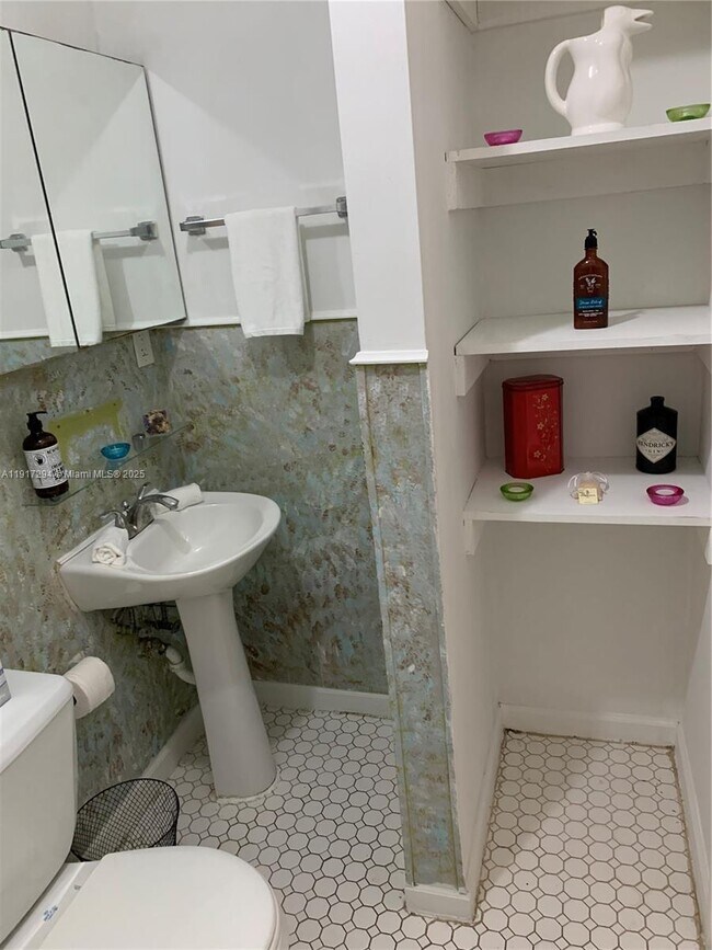 Photo - 750 NE 86th St Unit 3