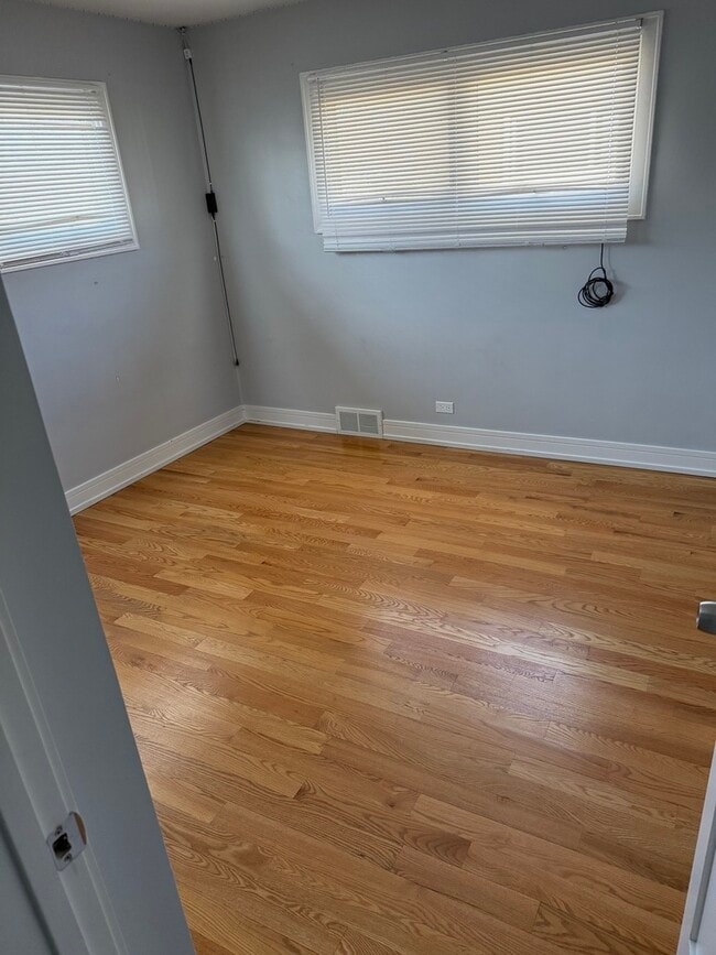 Photo - 7710 Kedvale Ave